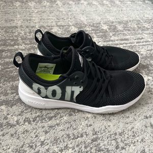 Nike Free Trainer 7 Premium Black - womens size 9